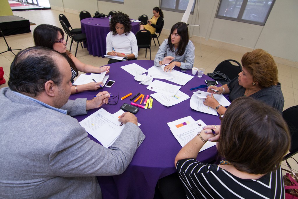 Ciudadanos discuten propuesta aprobada del Plan Decenal de educación